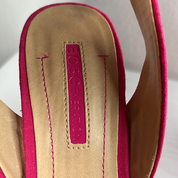 Like new!! BCBGeneration CABARET RAQUEL wedge Sz 8 - Picture 4 of 16